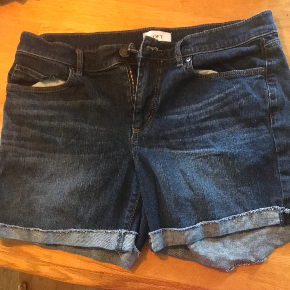 Jean shorts from Loft Outlet. Size 6